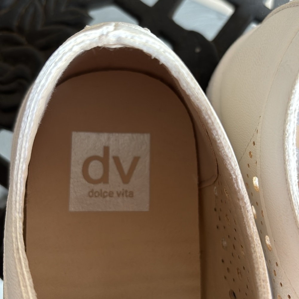 Dolce Vita White Roxane Perforated Sneakers with Bee Embellishments - Picture 5 of 8